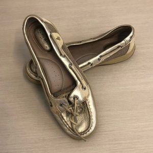 Gold Sperrys 8M